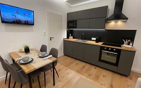 Sipsix Apartment - 2 Bedroom Flat In The Heart Of Budapest